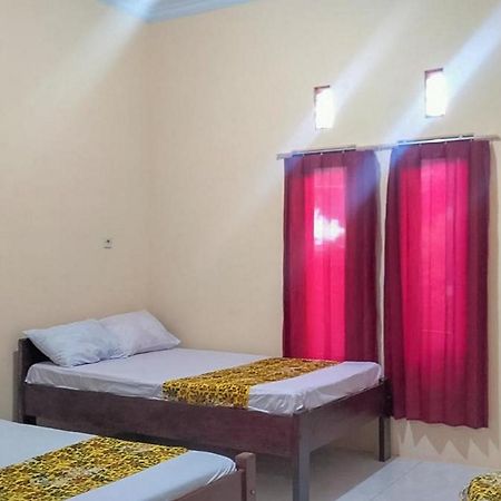 Kelapa Gading Homestay Syariah Redpartner Banyuwangi  Dış mekan fotoğraf