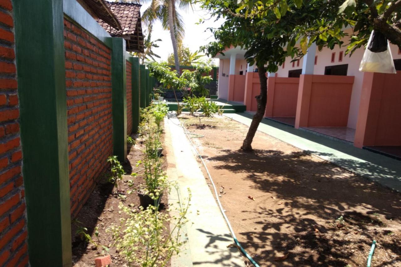 Kelapa Gading Homestay Syariah Redpartner Banyuwangi  Dış mekan fotoğraf