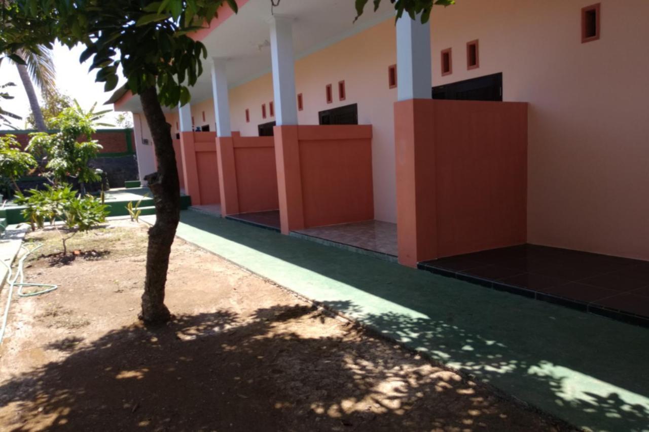 Kelapa Gading Homestay Syariah Redpartner Banyuwangi  Dış mekan fotoğraf