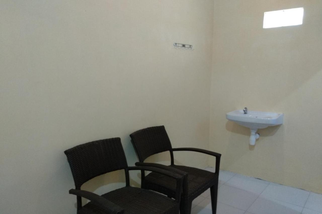 Kelapa Gading Homestay Syariah Redpartner Banyuwangi  Dış mekan fotoğraf